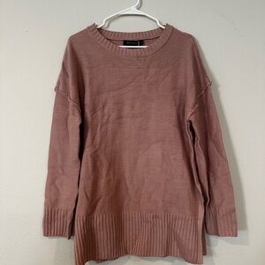 NWT Dusty Rose women’s size medium sweater with slits on each side bottom.